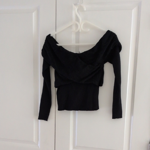 Abercrombie & Fitch Off-Shoulder Top MEDIUM NWT - Picture 3 of 5